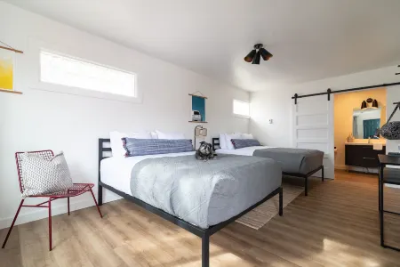 Spoke and Vine Motel