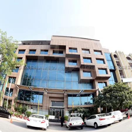 Hotel Crown Plaza Islamabad Отели рядом с достопримечательностью «Торговый центр Centaurus»
