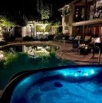 A Vista Villa Couples Retreat - Hot Tub
