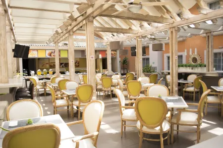 IStay Hotel Ciudad Juarez Отели рядом с достопримечательностью «Gran Plaza Juan Gabriel»