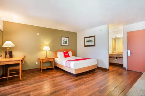 OYO Waterfront Hotel- Cape Coral Fort Myers, FL Hotels in Cape Coral