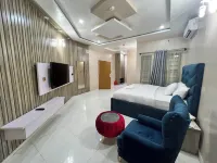 Clique Court Hotel & Suite Hotels in 