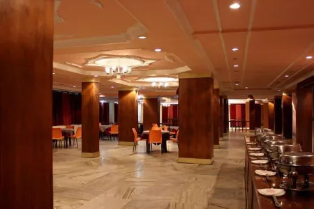 Hotel Falcon Crest Отели рядом с Аэропорт Шимла