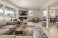 Beautiful 4-bedroom house - Walking distance to Downtown and Sea Life Center!