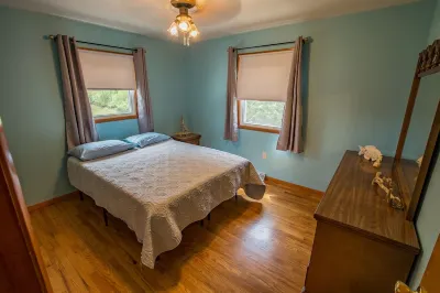 3 bedroom ERIE-sistable home! Hotels near Bayfront Convention Center