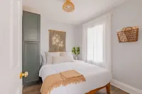 Luxury Suite w/Blackout Blinds. Walk to Downtown. Pet Friendly; Full Fenced Yard Hotels in Midland