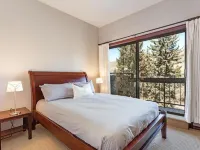 Riverfront 2BR2BA Condo. Sauna, Pool & Hot Tub. Minutes to Vail & Beaver Creek. Hotels in Eagle-Vail