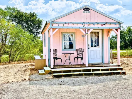 Charming Glamping Experience with Kitchenette - Cozy Outdoor Oasis