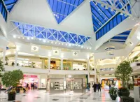 Private Patio Overlooking River with Pool and Gym - Charming Retreat