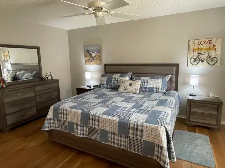 Charming Home with Enclosed Lanai and Golf Cart - Stylish Retreat