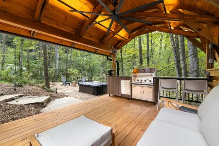Private Deck with Hot Tub and Grill - Charming Airstream Retreat