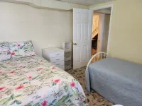 Cozy Cottage with Lake Views and Outdoor Fire Pit - Charming Escape Hotels in Long Lake Township