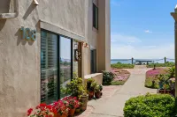 Ocean Views and Stylish Retreat - Serene Coastal Sanctuary Отели в г. Солана Бич