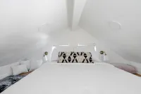 Loft Space and Shared Backyard Oasis - Charming Cozy Retreat Hotels in Camas