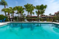Tiki Bar and Pool with Fishing Dock - Spectacular Waterfront Haven