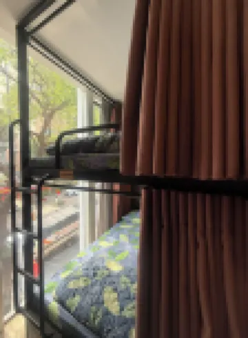 เอสไนท์ โรงแรม & ดอร์ม-ดานัง ดรากอน บริดจ์