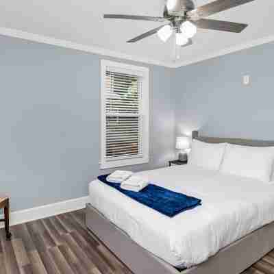 Cozy Duplex with Fast Wifi and in-Unit Laundry - Charming Retreat Rooms