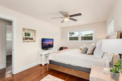 Hot Tub and Fenced Yard Oasis - Charming Historic Retreat