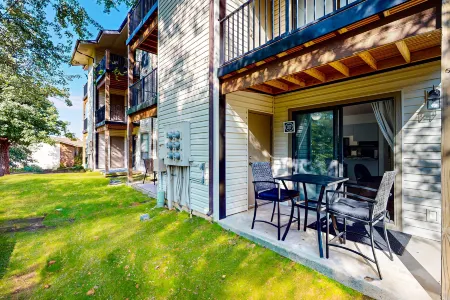 Pointe Royale Condos, #5 | Condo in Branson with pool access