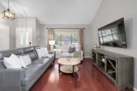 Spacious Backyard with Outdoor Play Area - Inviting Family Retreat Hotels in Jollyville