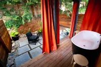 Private Soaking Tub and Gas Fireplace - Stunning A-Frame Retreat Hotel a Carson
