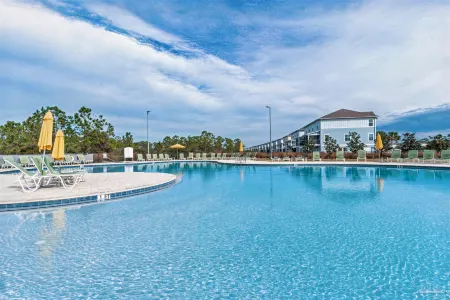 Stunning Getaway - Gulf View, Beach Club, Pools, Hot Tub