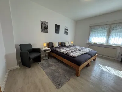 FeWo Galliet: central, quiet, luxuriously equipped, Wifi free Aalto Theater 주변 호텔