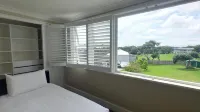 3min to beach 4 bedroom villa Hotels in Orakei
