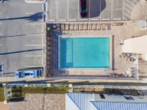 Oceanfront Access and Calming Ambiance - Beautiful Top Floor Retreat Hotels in Ponce Inlet