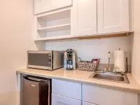 Cozy - Whale Inn Haven - Disinfection, WiFi, Ocean Views Hotels in Gleneden Beach