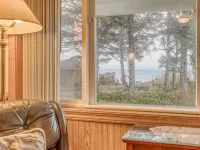 Stunning Ocean View and Full Kitchen - Charming Coastal Hideaway Hotels in Otter Rock