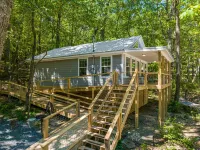 Charming Cabin with Fire Pit and Hammock - Tranquil Mountain Retreat Hotels in DeKalb County
