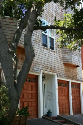 Stunning Bay Views – Artist’s Zen Retreat - Extras!