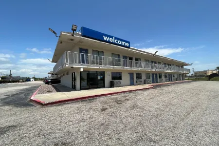 Studio 6 Galveston, TX