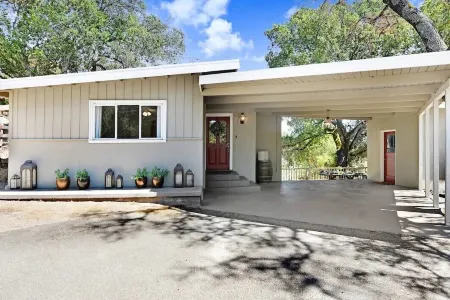 Sonoma Wine Retreat in a Great Location! Отели в г. Феттерс Хот Спрингс-Агуа Калиенте