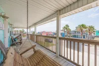 Mai Tide--4 BR House, Sleeps 11, Close to Beach, Dogs OK, Tons of Parking!