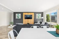 The Black Dolphin Holiday Park Hotels in Merimbula