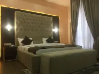 Wizy Hyatt Hotel