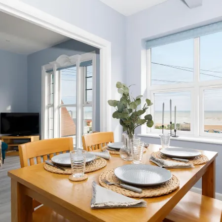 Chic 2-Bed Seafront Haven Near Felpham Beach