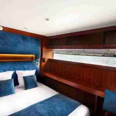 Le VIP Paris - Yacht Hotel Rooms