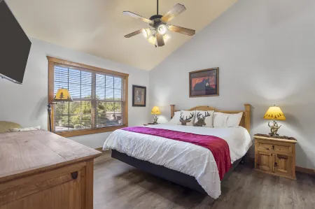 Grey Moose Lodge w/ Amenities Access!