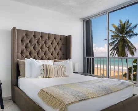 Playa Verde Apt Pool for 4 Hotels in Carolina