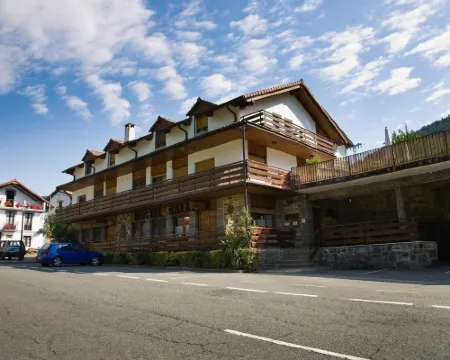 Hostal Rural Salazar Hoteles en Oronz