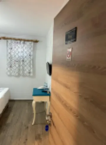 博茲賈阿達維蒂斯酒店