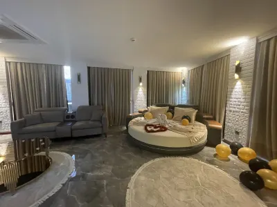 Le Luxe Suites Hotel & Spa Hotel in zona Uludag University Faculty of Theology