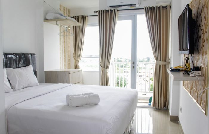 Minimalist Studio Apartment at Poris 88 with City View