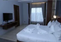 ザロイヤルクラスホテル