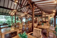 Belukar Villas Hotels in Гили Траванган
