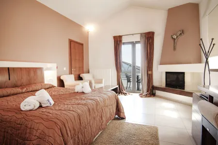 Delina Mountain Resort Отели в г. Krouson