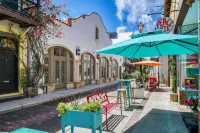 62 Hypolita Carriage House - Bungalows